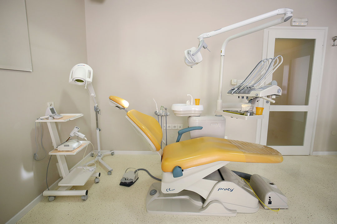 ORDINACIJA BR.2 - S aparaturama Anthos i Prety - Dental Centar Dijan